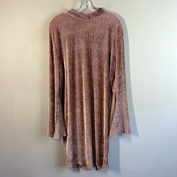 Eloquii Textured Velvet Flare Sleeves Plus Size Dress Size 22 - Picture 2 of 14